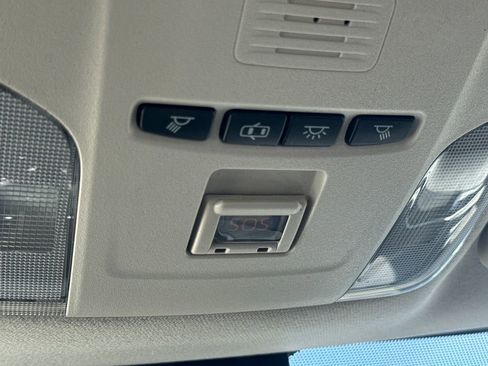 Used 2020 Toyota Corolla LE FWD image 29