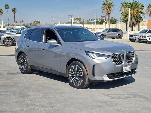 Used 2026 BMW X3 xDrive30i w/ Convenience Package AWD/4WD image 4