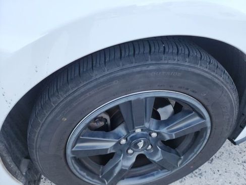 Used 2018 Ford Mustang Coupe image 12