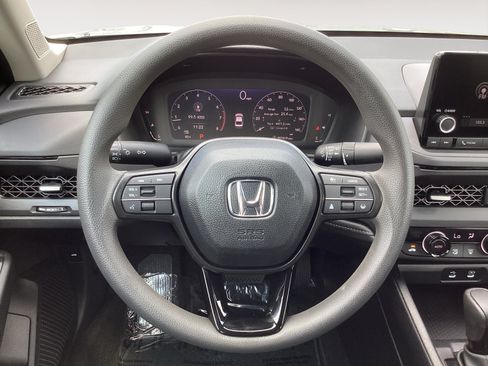 Used 2025 Honda Accord SE image 17