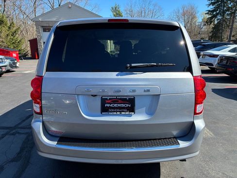 Used 2019 Dodge Grand Caravan SE image 7