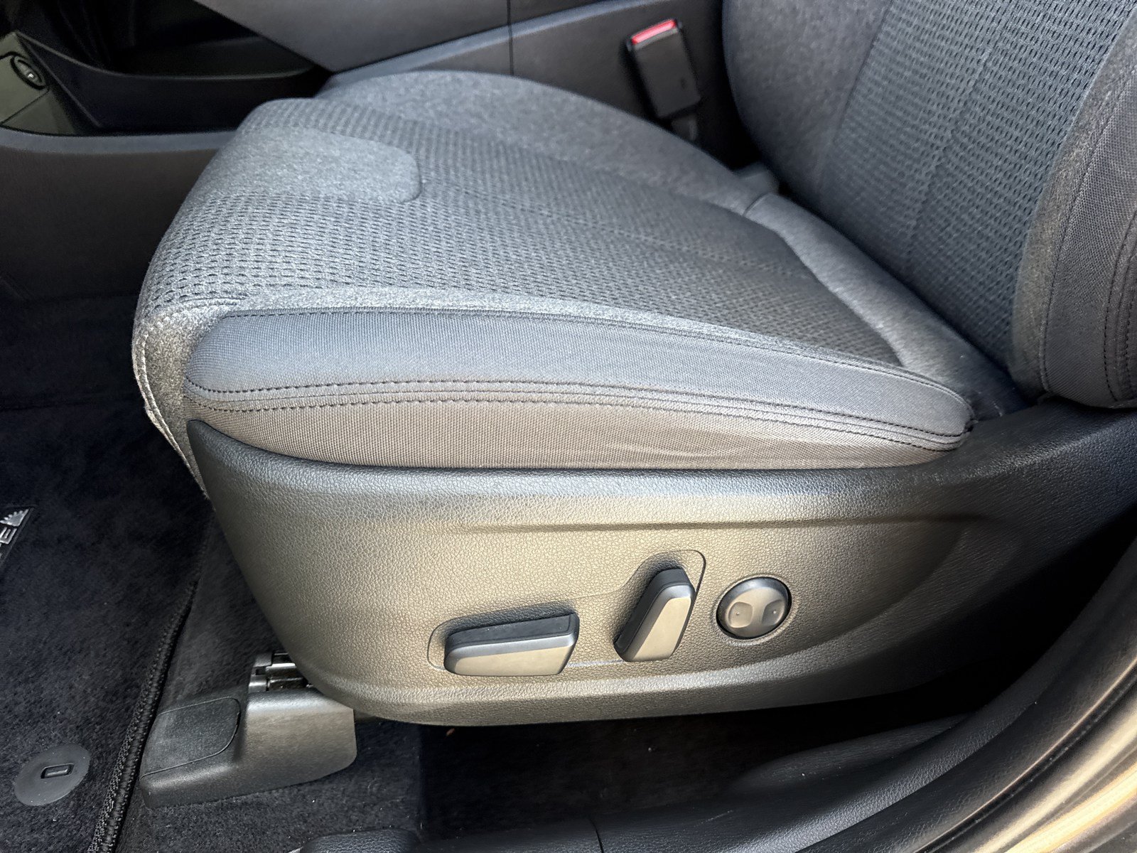 Certified 2023 Hyundai Santa Fe SEL w/ Cargo Package FWD image 12