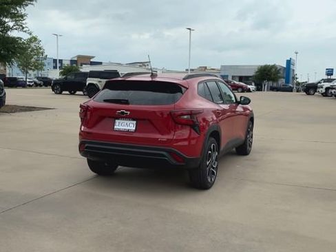 New 2026 Chevrolet Trax RS w/ Sunroof Package FWD image 9