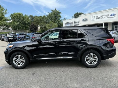 Certified 2022 Ford Explorer XLT w/ Equipment Group 202A image 11