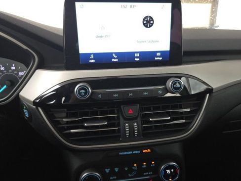 Used 2020 Ford Escape SEL image 9