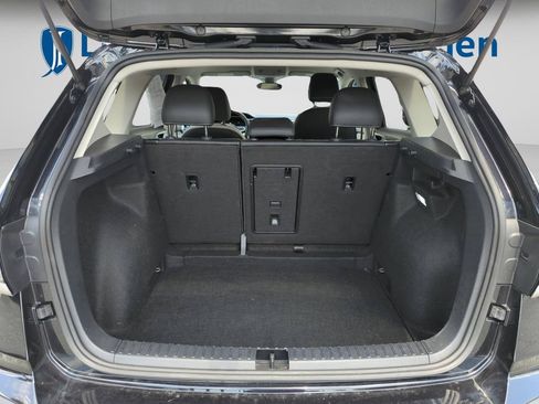 Used 2025 Volkswagen Taos SE FWD image 17