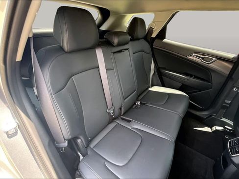 Certified 2024 Kia Sportage EX FWD image 19