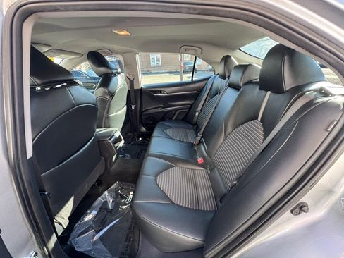 Used 2024 Toyota Camry SE FWD image 11