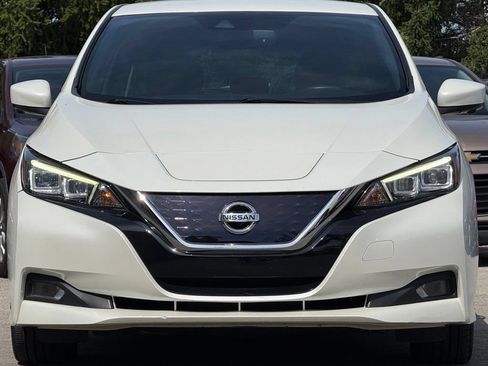 Used 2021 Nissan Leaf SV w/ SV Technology Package FWD image 9