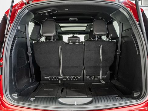 New 2026 Chrysler Pacifica Limited image 9