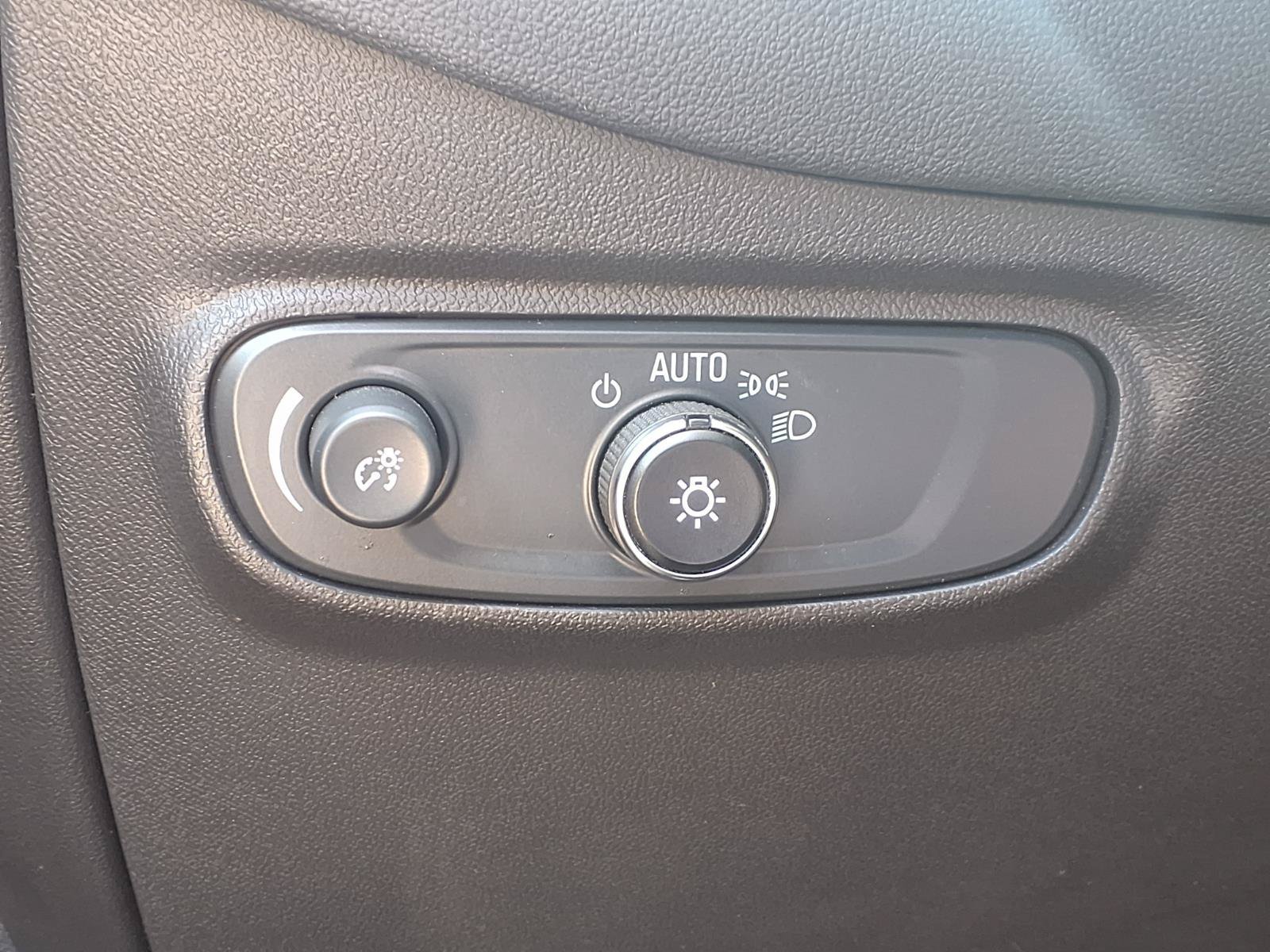 Used 2024 Chevrolet Equinox LT AWD/4WD image 12