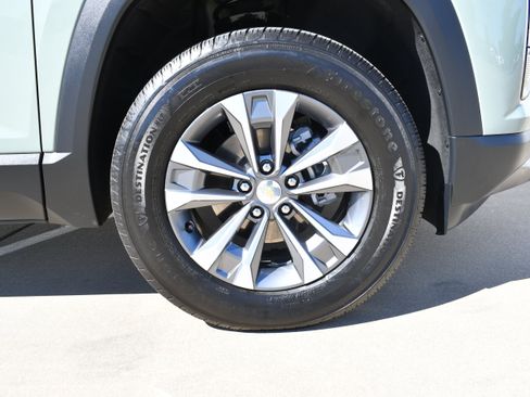 Used 2026 Chevrolet Equinox LT w/ Convenience Package II FWD image 4