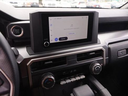 Certified 2025 Toyota 4Runner SR5 AWD/4WD image 18