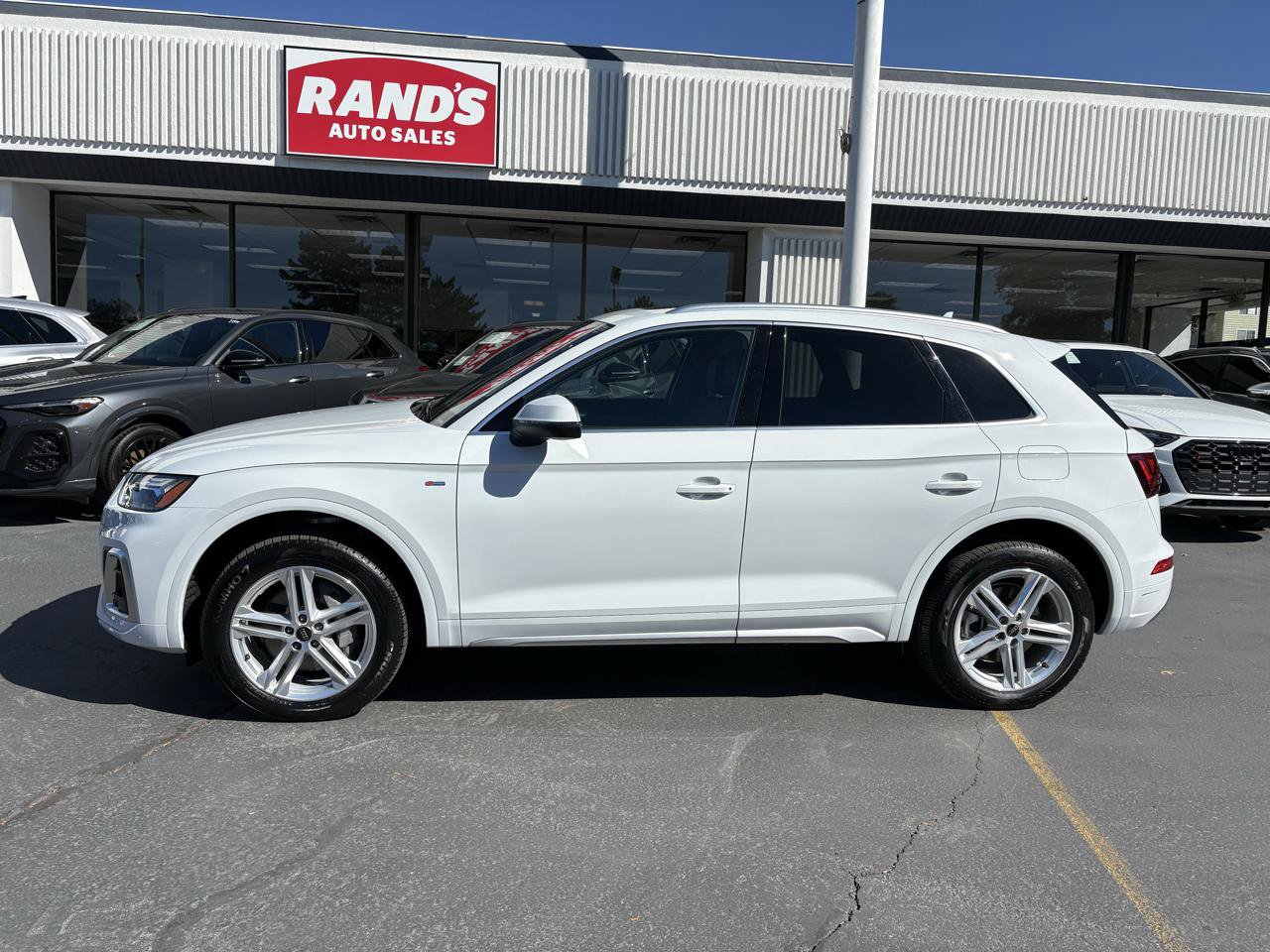 Used 2024 Audi Q5 e Premium Plus w/ Premium Plus Package AWD/4WD image 25