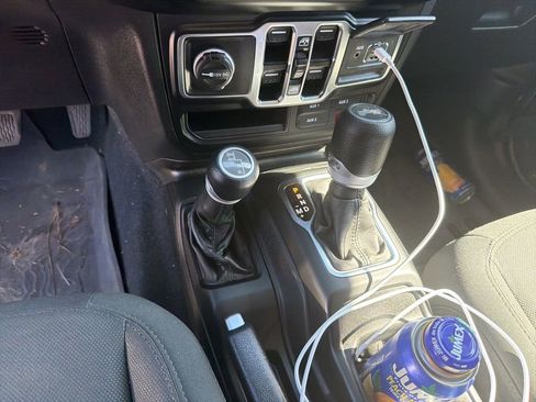 Used 2022 Jeep Wrangler Unlimited Willys image 27