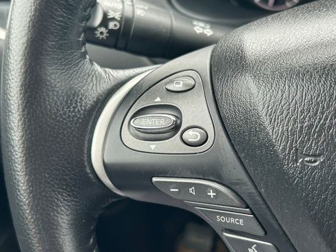 Used 2019 Nissan Pathfinder SL image 39