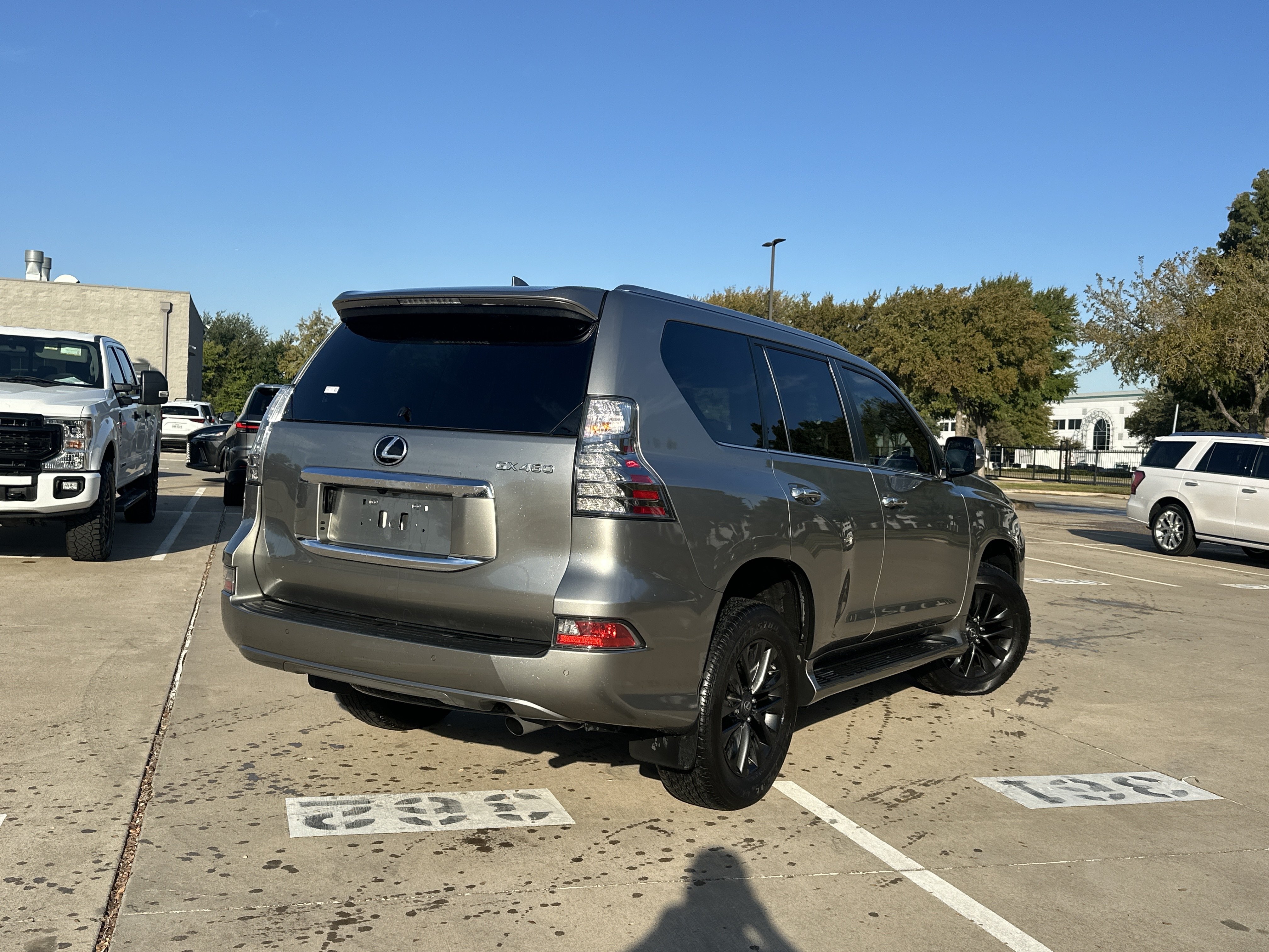 Used 2023 Lexus GX 460 Premium AWD/4WD image 2