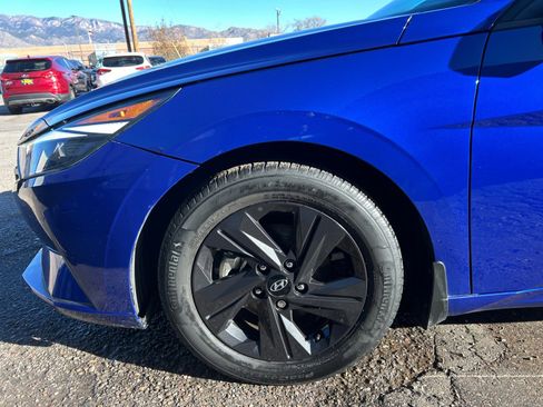 Certified 2022 Hyundai Elantra SEL image 11