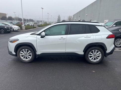 Used 2023 Toyota Corolla Cross LE image 8