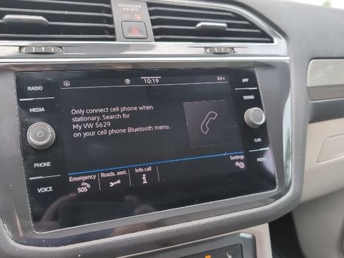 Used 2022 Volkswagen Tiguan SE FWD image 14