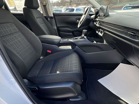 Certified 2025 Honda HR-V LX image 13