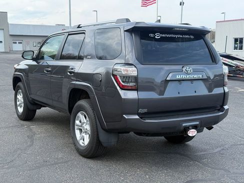 Used 2022 Toyota 4Runner SR5 AWD/4WD image 3