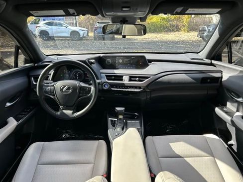 Certified 2022 Lexus UX 250h w/ Accessory Package (Z1) image 21