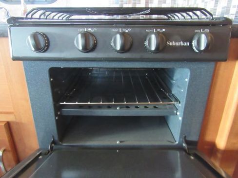 Used 2017 Ford E-450 and Econoline 450 Super Duty w/ Motorhome Prep Package image 43