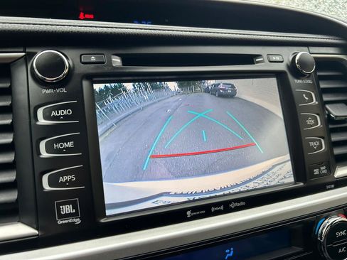 Used 2017 Toyota Highlander Limited w/ Carpet Mat Package AWD/4WD image 23