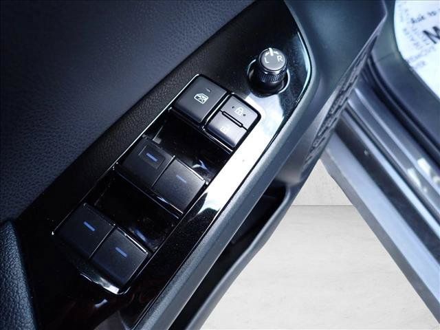 Used 2019 Toyota Prius LE FWD image 12