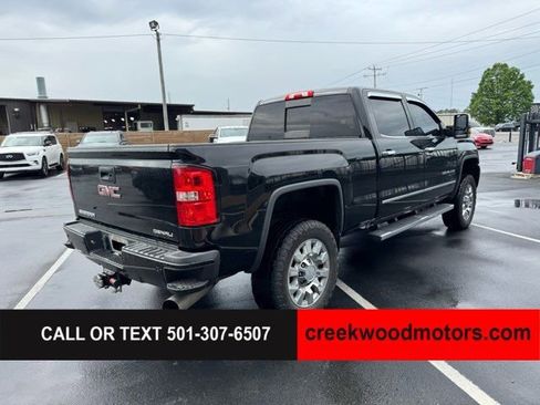 Used 2017 GMC Sierra 2500 Denali w/ Duramax Plus Package AWD/4WD image 4