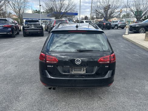 Used 2016 Volkswagen Golf S image 6