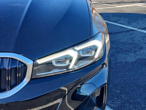 Used 2025 BMW 330i xDrive Sedan w/ Convenience Package image 9