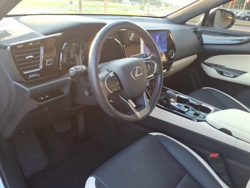 Used 2024 Lexus NX 250 FWD image 16