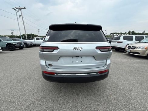 Certified 2025 Jeep Grand Cherokee L Laredo w/ Luxury Tech Group I AWD/4WD image 4