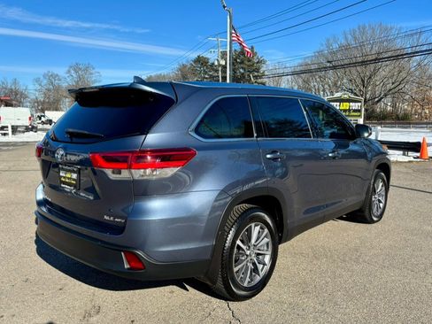 Used 2019 Toyota Highlander XLE image 8