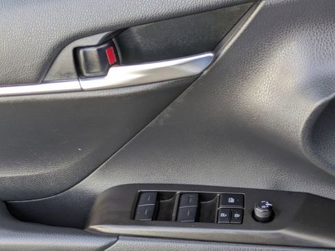 Used 2024 Toyota Camry SE image 23