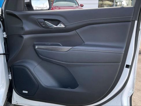 Certified 2023 GMC Acadia SLT image 22