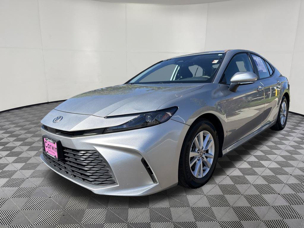 Used 2025 Toyota Camry LE FWD image 3