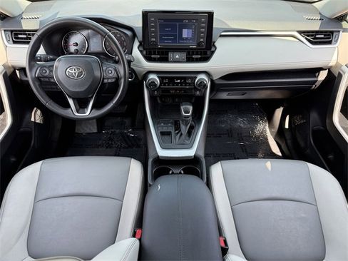 Used 2021 Toyota RAV4 XLE Premium image 2