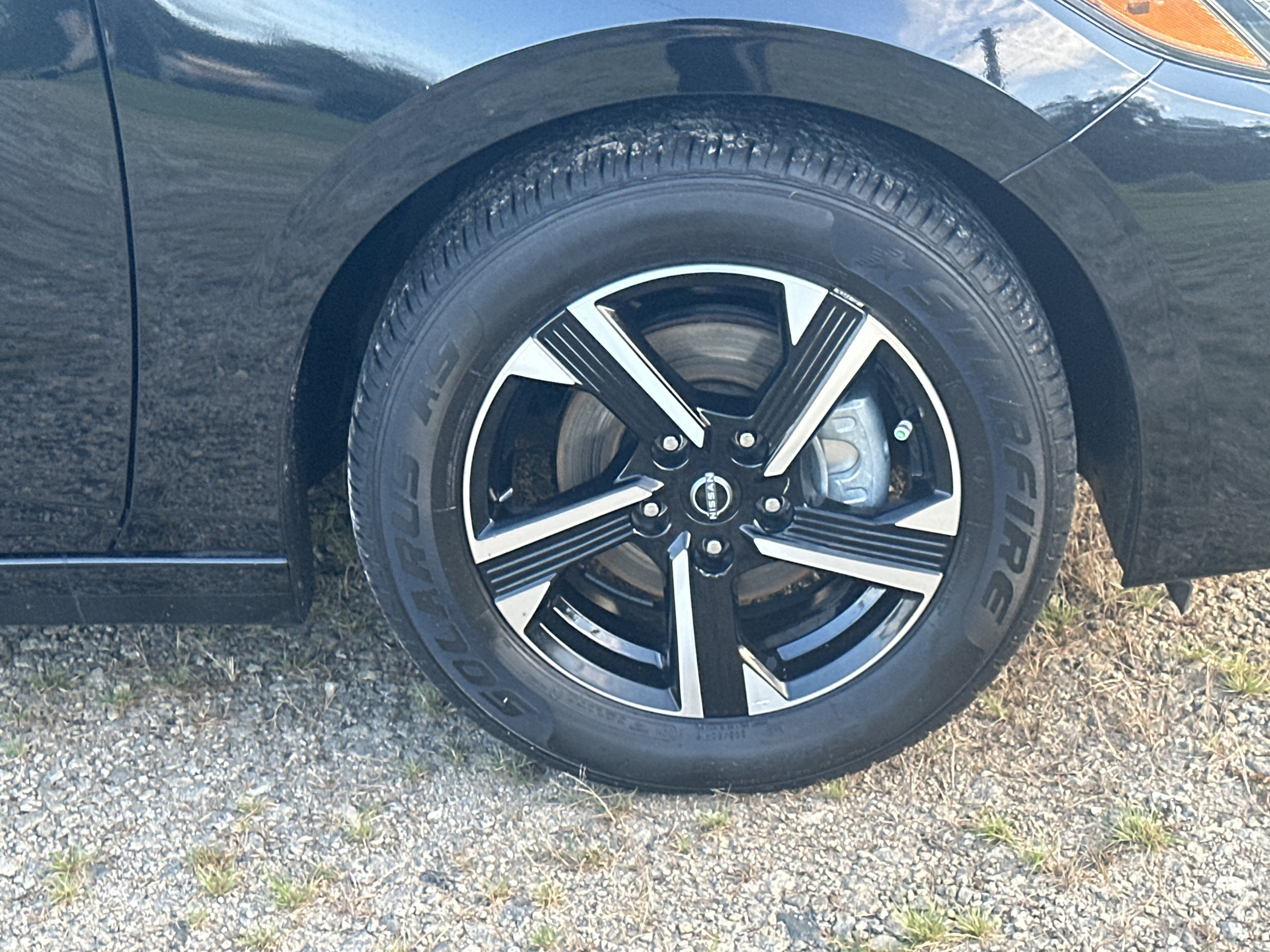 Used 2024 Nissan Sentra SV FWD image 12