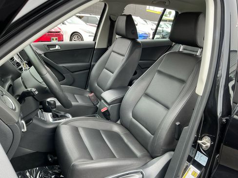 Used 2017 Volkswagen Tiguan S FWD image 18