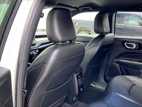 Used 2022 Jeep Compass Latitude FWD image 12