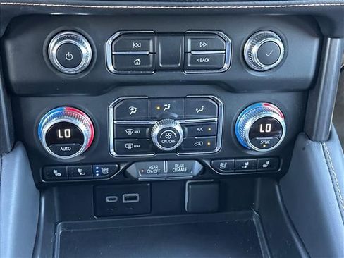 Certified 2023 GMC Yukon AT4 w/ AT4 Premium Package AWD/4WD image 32