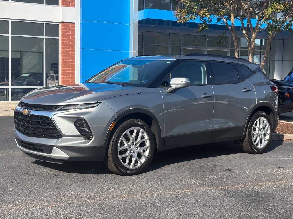 Used 2024 Chevrolet Blazer LT FWD image 1
