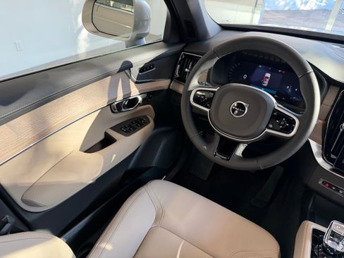 New 2026 Volvo XC90 B5 Plus w/ Protection Package Premier image 21