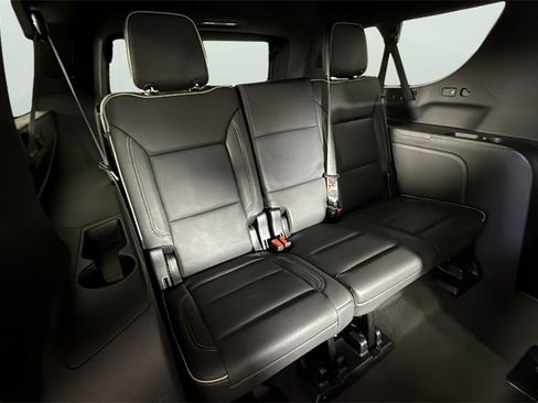 Certified 2025 Chevrolet Suburban Premier image 31