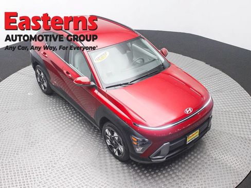 Used 2025 Hyundai Kona SEL FWD image 3