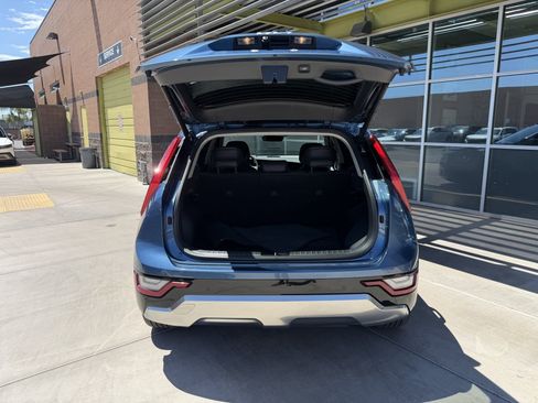 Used 2024 Kia Niro SX Touring FWD image 34
