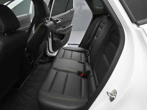 Used 2024 Chevrolet Trax ACTIV w/ Sunroof Package FWD image 15